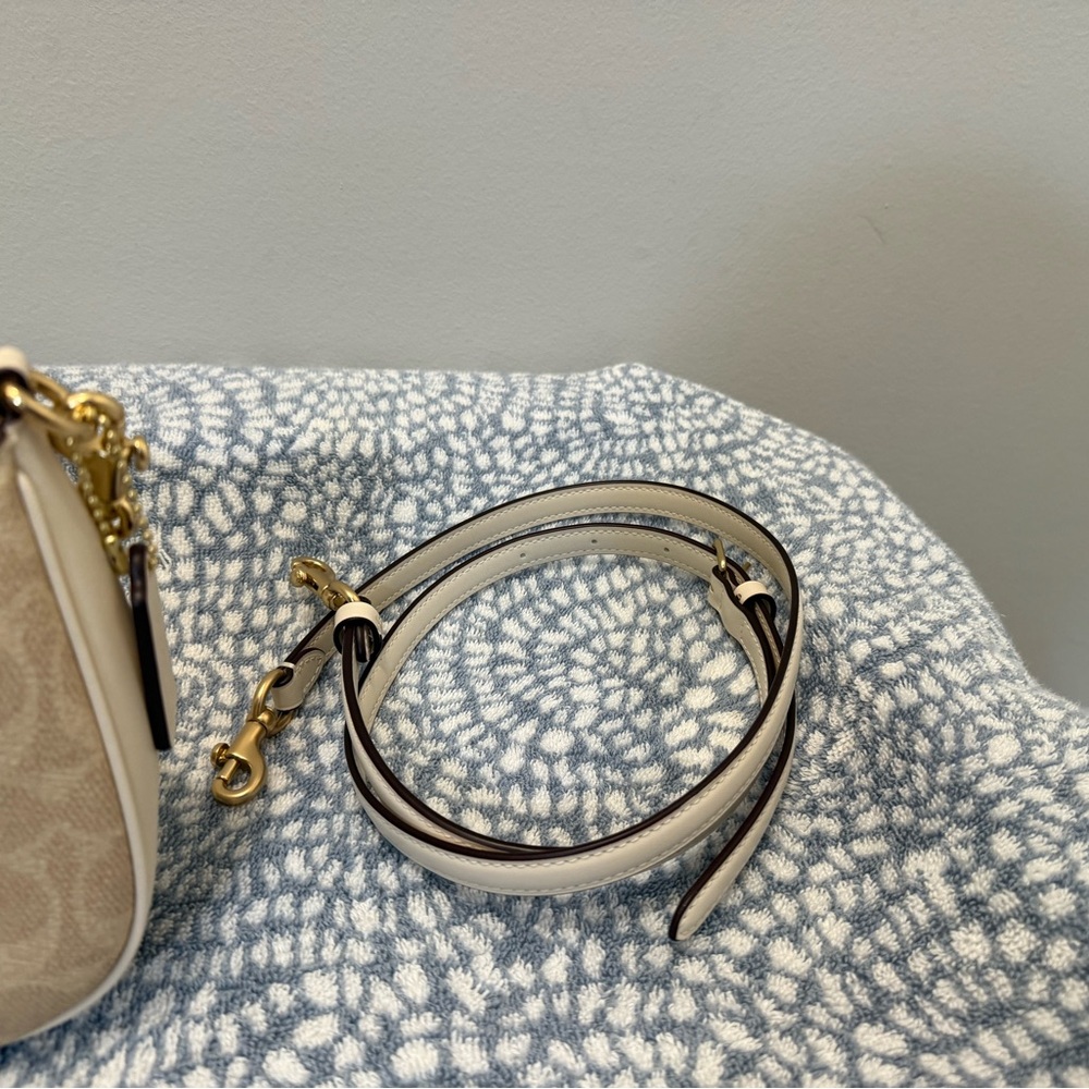 Coach Terri Shoulder Bag - Picture 5 of 6